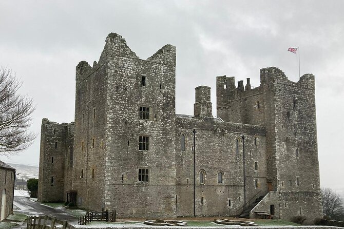 Private Day Tour in Yorkshire Dales, Fell, Valley and Castle - Background of the Tour Provider