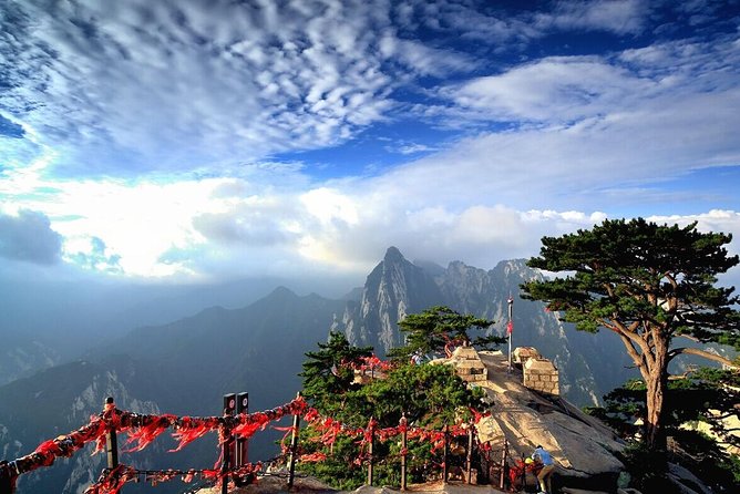 Private Day Tour: Mountain Huashan With Local Food - Meeting and Pickup