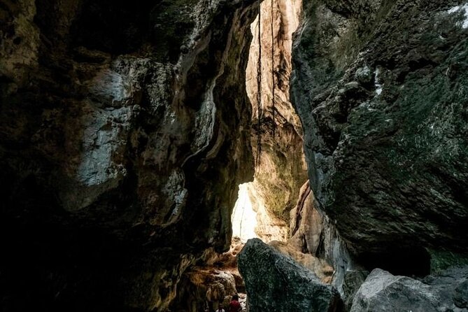 Private Day Tour Rangko Cave -Batu Cermin Cave - Batu Cermin Cave Features