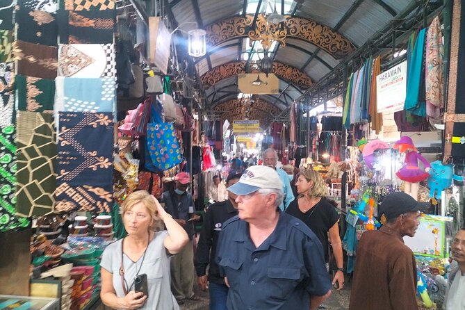 Private Day Tour Surabaya Historiculture - Traveler Reviews