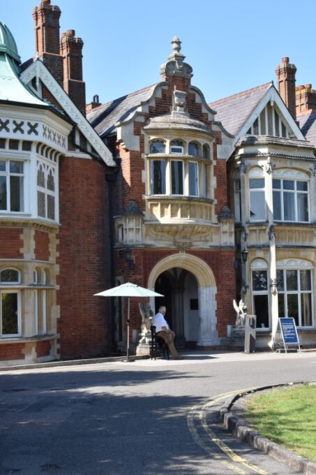 Private Day Tour to Bletchley Park. - Booking and Cancellation Policy