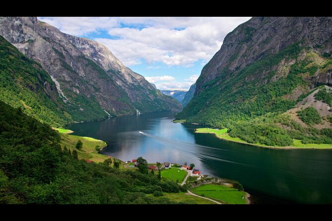 Private Day Tour to Flåm, Incl RIB Sognefjord Safari Flåm Railway - Flåm Railway