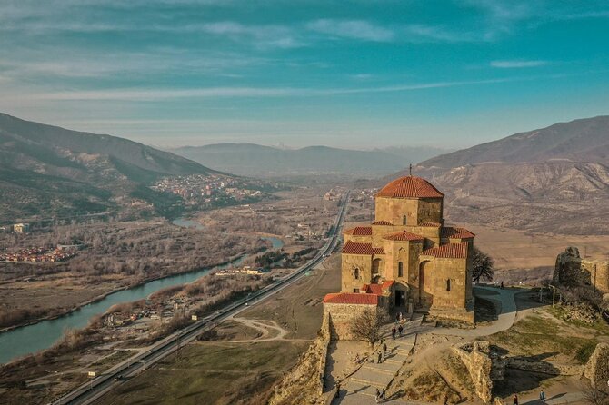 Private Day Tour to Historical Mtskheta From Tbilisi - Discovering Shio-Mgvime Monastery