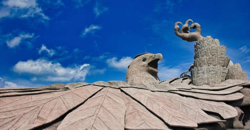 Private Day Tour to Jatayu Nature Park and Varkala Beach - Key Points