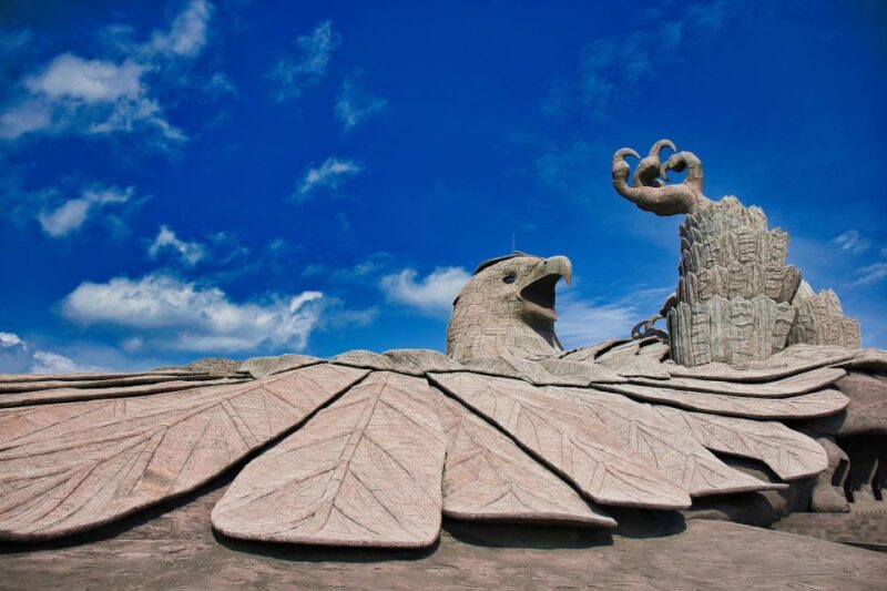 Private Day Tour to Jatayu Nature Park and Varkala Beach - Itinerary Details