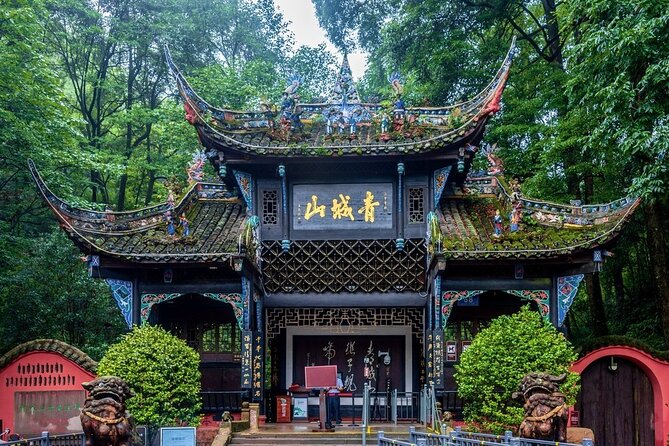 Private Day Tour to Mount Qingcheng Dujiangyan Irrigation System - Meeting and Pickup