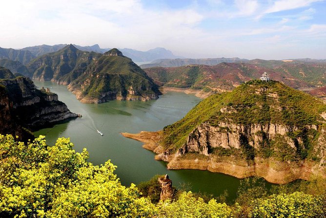 Private Day Tour to Shaoling Temple and Yellow River From Zhengzhou With Lunch - Authentic Local Lunch
