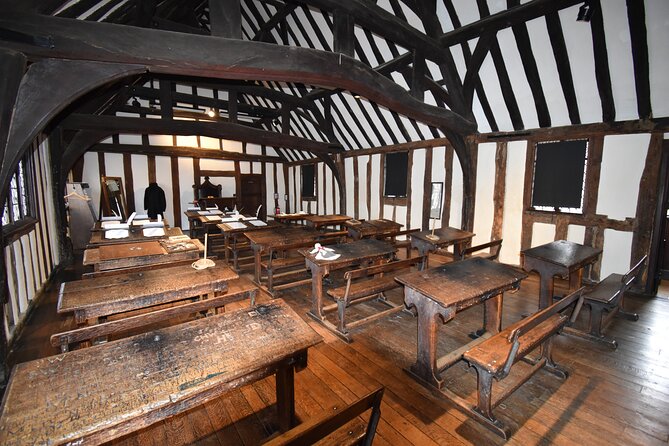 Private Day Tour to Stratford-Upon-Avon - All Things Shakespeare - Touring Shakespeares School Room