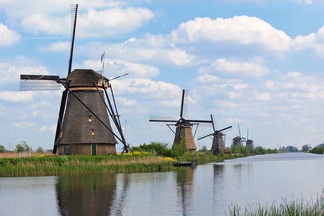 Private Day Tour to the Hague, Kinderdijk and Delft From Amsterdam - Kinderdijk Windmills