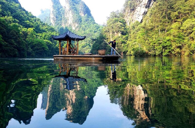Private Day Tour to Yellow Dragon Cave & BaoFeng Lake - Key Points