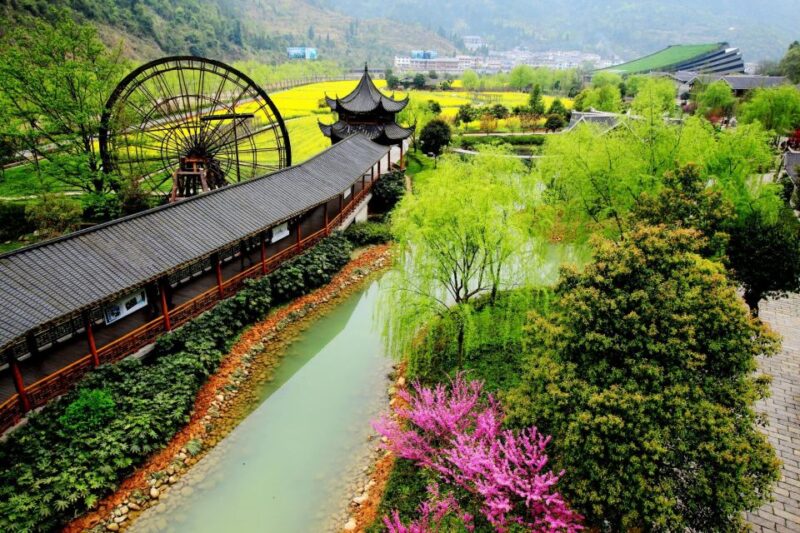 Private Day Tour to Yellow Dragon Cave & BaoFeng Lake - Itinerary and Experience