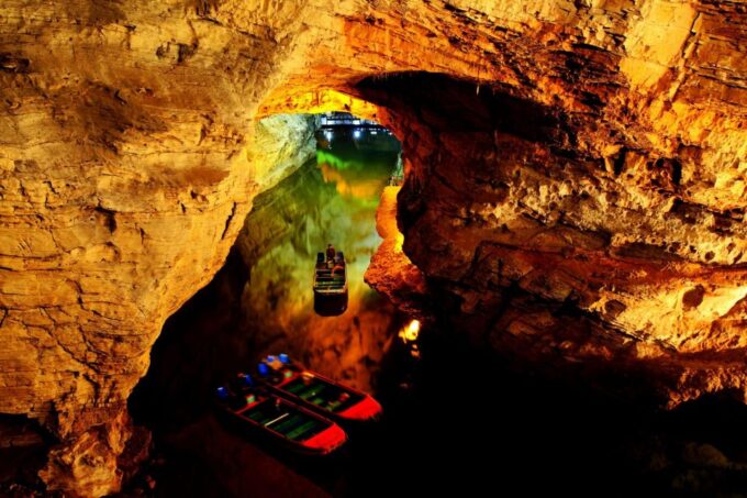 Private Day Tour to Yellow Dragon Cave & BaoFeng Lake - Explore Yellow Dragon Cave
