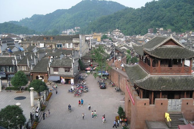 Private Day Tour: Tujia Ethnic Ancient Village of Shiyanping From Zhangjiajie - Good To Know
