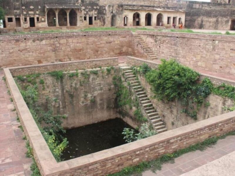 Private Day Tour Unesco Chittorgarh Fort From Udaipur City - Key Points
