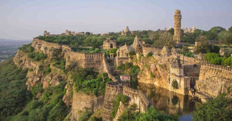 Private Day Tour Unesco Chittorgarh Fort From Udaipur City - Location and Historical Significance