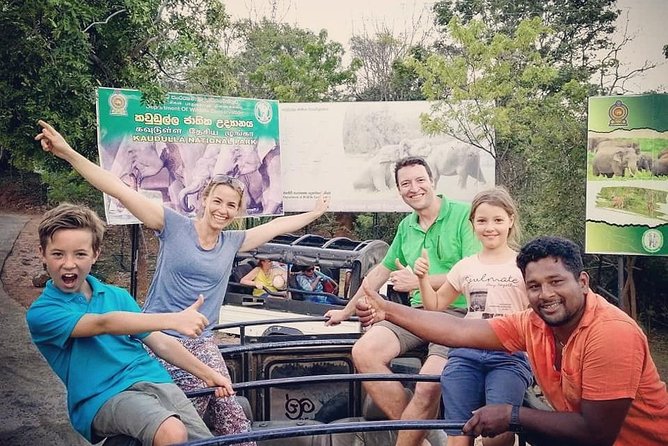 Private Day Tours in Sri Lanka - Sigiriya Day Tours - Pineapple Plantation