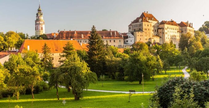 Private Day Trip From Linz to Cesky Krumlov and Back - Contact for Inquiries