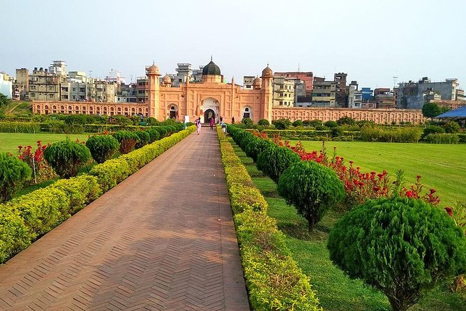 Private Day Trip: History of Dhaka - Dhakas Vibrant Waterfront Activities