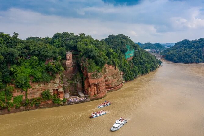 Private Day Trip: Leshan Giant Buddha With Lunch From Chengdu - Transportation and Accessibility