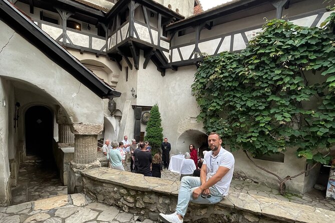 PRIVATE Day-Trip - Peles Castle, Bran Castle, Brasov - Exploring Brasov