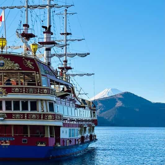 Private Day Trip to Mt. Fuji, Hakone, and Premium Outlets - Cruising on Lake Ashi
