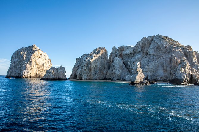 Private Day Trip to San José & Cabo San Lucas - Lunch and Beverages Included