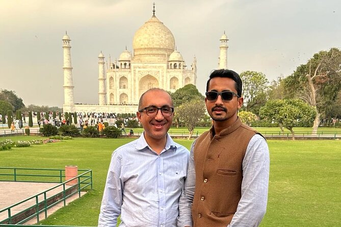 Private Day Trip to Taj Mahal and Agra Fort With All Inclusive - Alcoholic Beverages Available