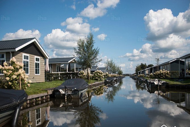 Private Day Trip to the Keukenhof Gardens and Giethoorn - What to Expect