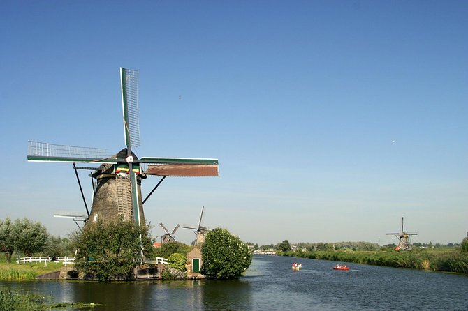 Private Day Trip to the Keukenhof Gardens and Zaanse Schans - Explore Keukenhof Gardens