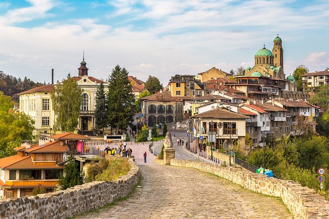 Private Day Trip to Veliko Tarnovo and Arbanasi - Exploring Veliko Tarnovo