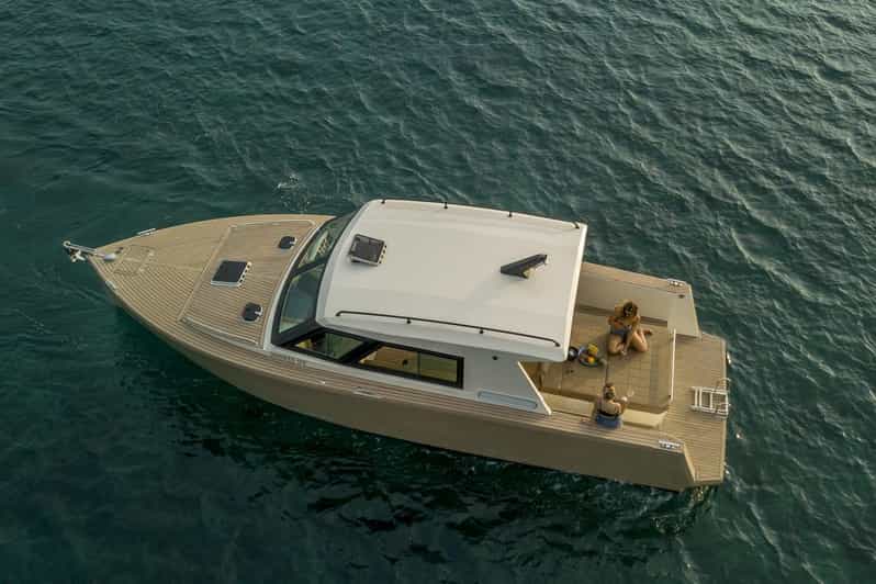 PRIVATE DAY WITH OUR LUX SPEEDBOAT, 5 STAR ***** ENJOYMENT - Good To Know