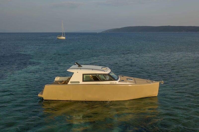 PRIVATE DAY WITH OUR LUX SPEEDBOAT, 5 STAR ***** ENJOYMENT - Accessibility and Suitability