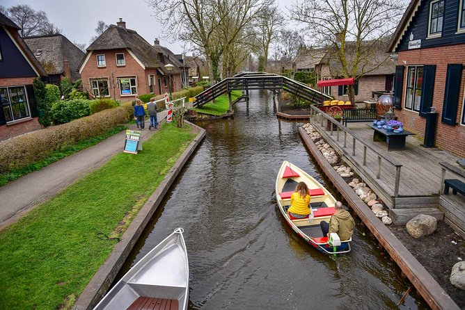 Private Daytrip Giethoorn and Windmills of Zaanse Schans From Amsterdam - Cancellation Policy
