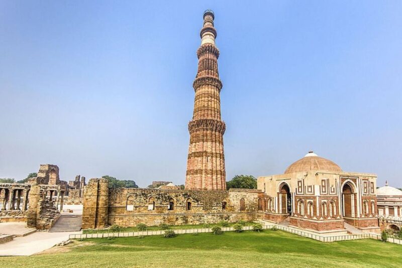 Private Delhi Agra Lucknow Ayodhya Varanasi Tour From Delhi - Guide Services and Activities