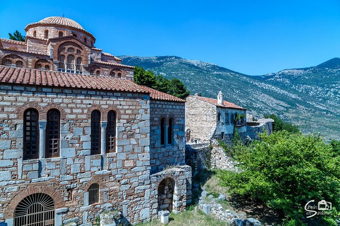 Private Delphi and Hosios Loukas Monastery - Great Lunch and Drinks Included - Authentic Greek Cuisine