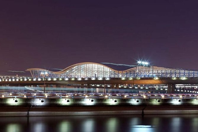 Private Departure Transfer From Shanghai City Center to Pudong Int'l Airport - Nearby Attractions and Experiences