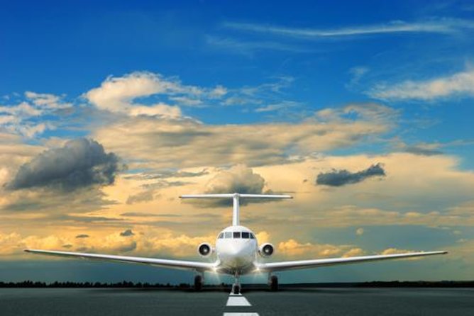 Private Departure Transfer in English-speaking: Hotel to Airport - Key Points