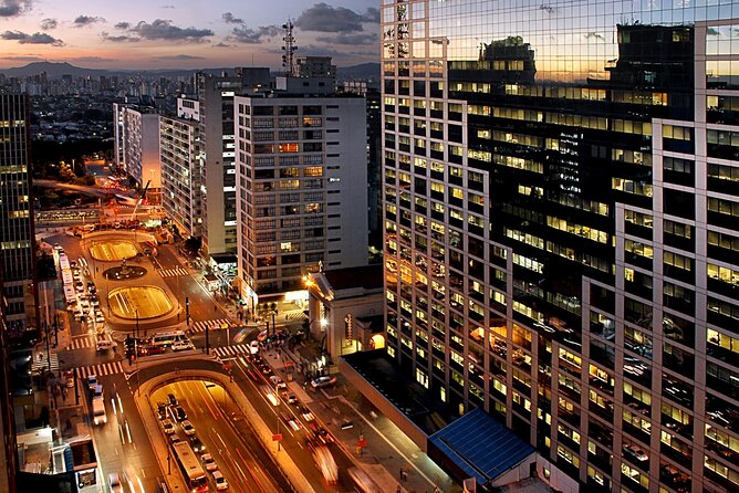 Private Departure Transfer: São Paulo Hotels to Guarulhos International Airport - Passenger Capacity