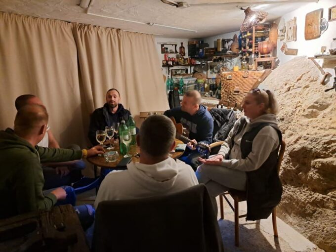 Private Dinner With Wine and Homemade Tapas - Location and Accessibility