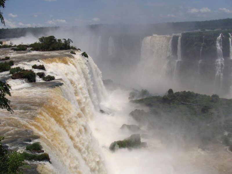 Private- Discover the Brazilian & Argentine Falls in 2 Days. - Key Points