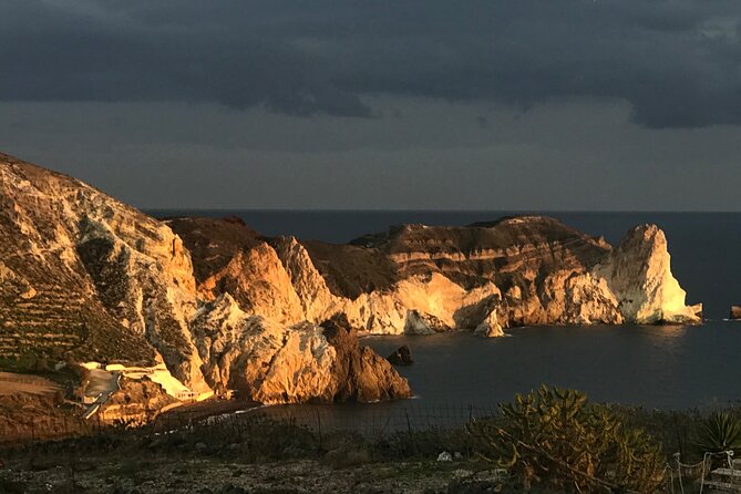 Private Discovery Tour With Wine Tasting - Akrotiri - Red Beach - Tour Accessibility
