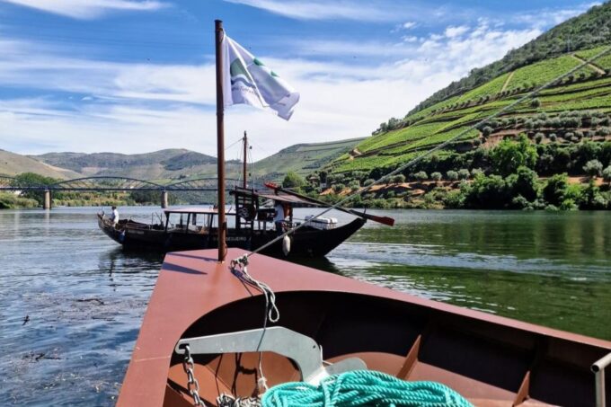 Private Douro Valley Tour:Visits,Tastings,Boat and Lunch 5* - Pickup and Sightseeing