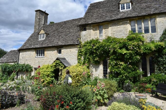 Private Downton Abbey Day In The Cotswolds Tour. - Lunch at Swinbrook