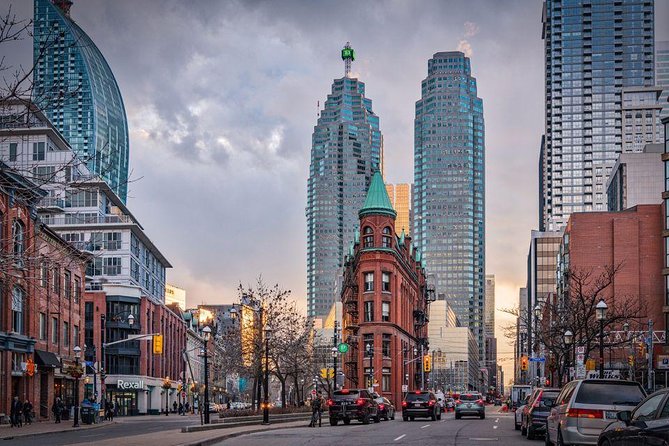 Private Downtown Toronto Walking Tour in English - Highlights of the Tour