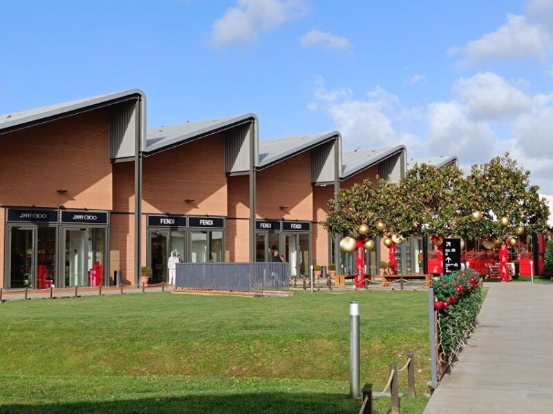 Private Driver for Shopping to the Mall and Prada Outlet - Highlights and Features