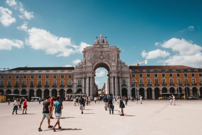 Private Driver/Guide Full Day Lisboa, Cascais and Sintra - Included and Excluded Services