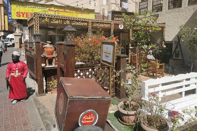 Private Dubai Street Food Tour . - Immersive Dining Experience
