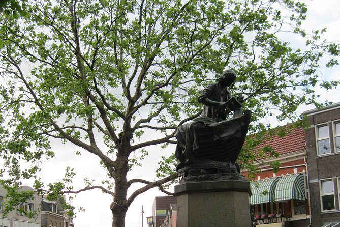 Private Dutch Food Tasting and History Tour in Zaandam From Amsterdam - Knowledgeable Private Guide