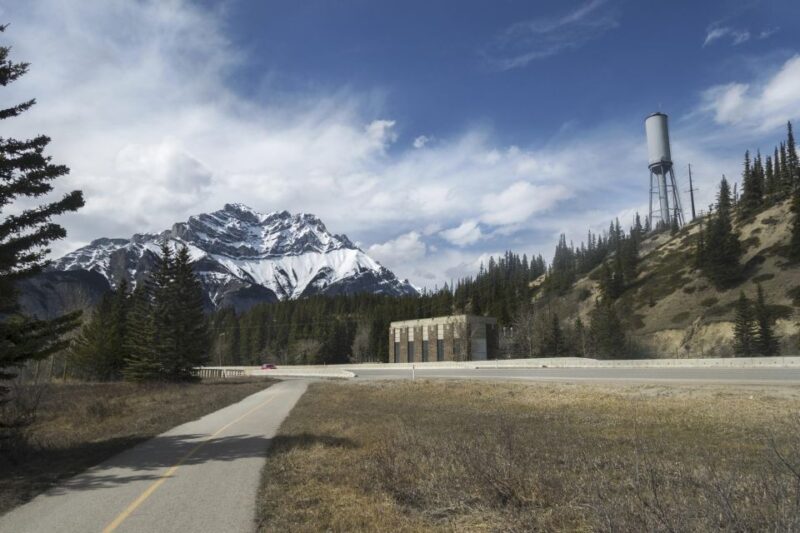 Private Ecycling and Trek: Banff to Johnston Canyon - Captivating Vistas