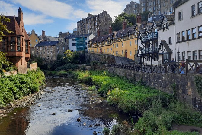 Private Edinburgh City 4 Hour Guided Tour in a Luxury Levc Txe - Accessibility